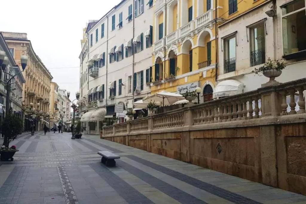 Casa Carina Centro Citta Con Garage Privato Apartment Sanremo Bagian luar foto