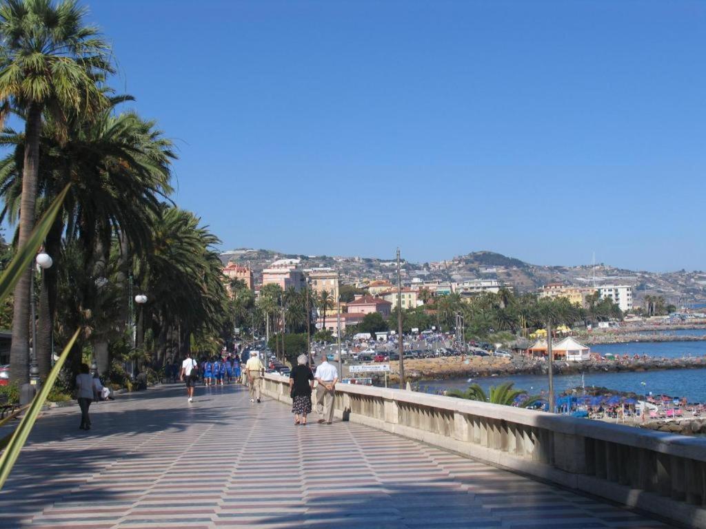 Casa Carina Centro Citta Con Garage Privato Apartment Sanremo Bagian luar foto