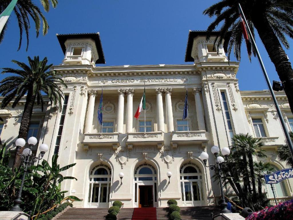 Casa Carina Centro Citta Con Garage Privato Apartment Sanremo Bagian luar foto