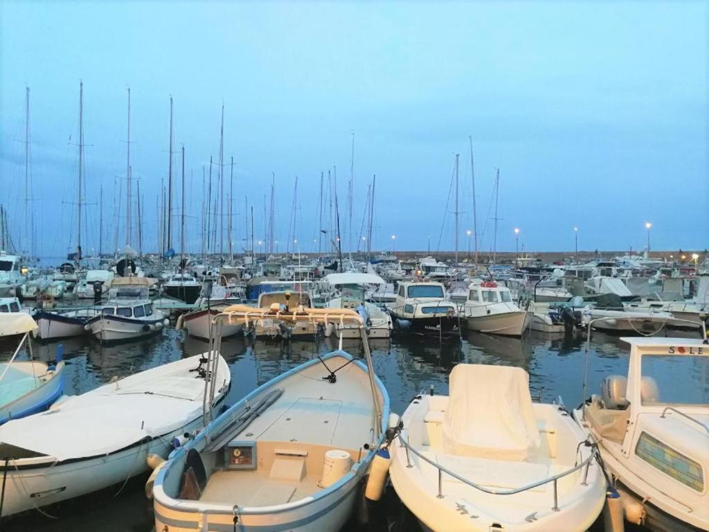 Casa Carina Centro Citta Con Garage Privato Apartment Sanremo Bagian luar foto