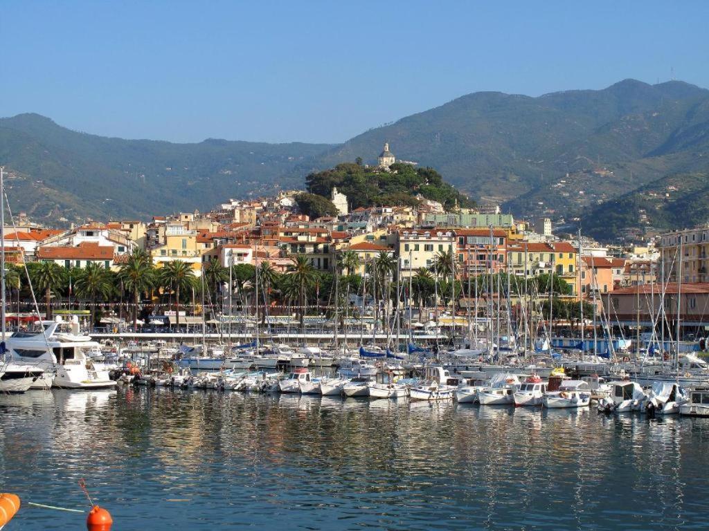 Casa Carina Centro Citta Con Garage Privato Apartment Sanremo Bagian luar foto