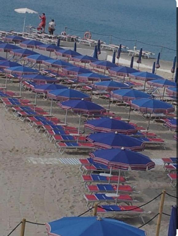 Casa Carina Centro Citta Con Garage Privato Apartment Sanremo Bagian luar foto